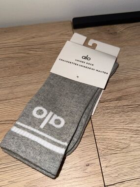 ALO Yoga Grey Unisex Crew Socks